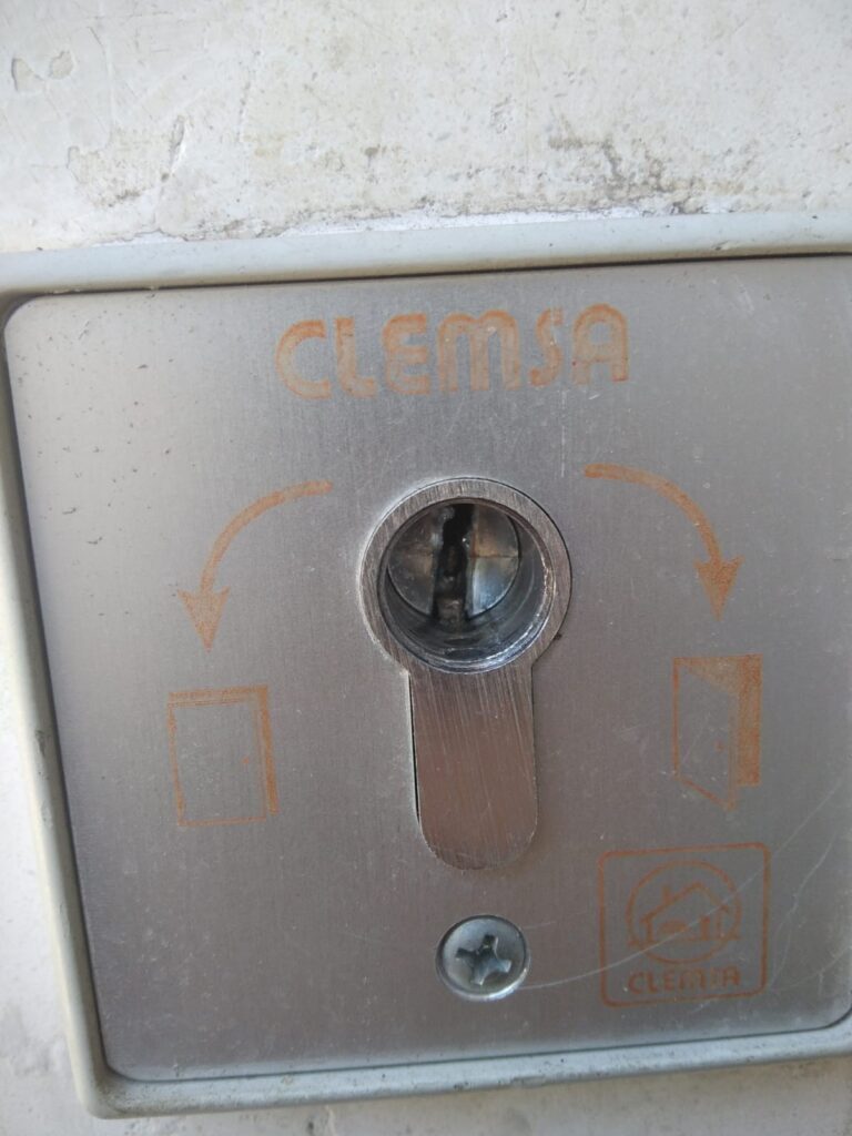 Apertura de persianas Balsa-Pintada