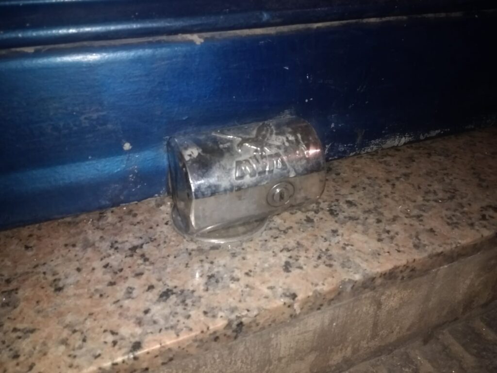 Apertura de persianas Los Martinez