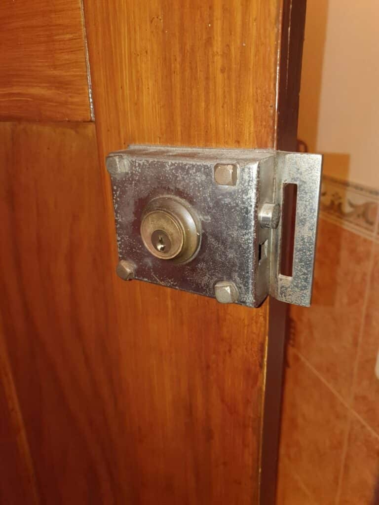 Apertura de puertas Arneva