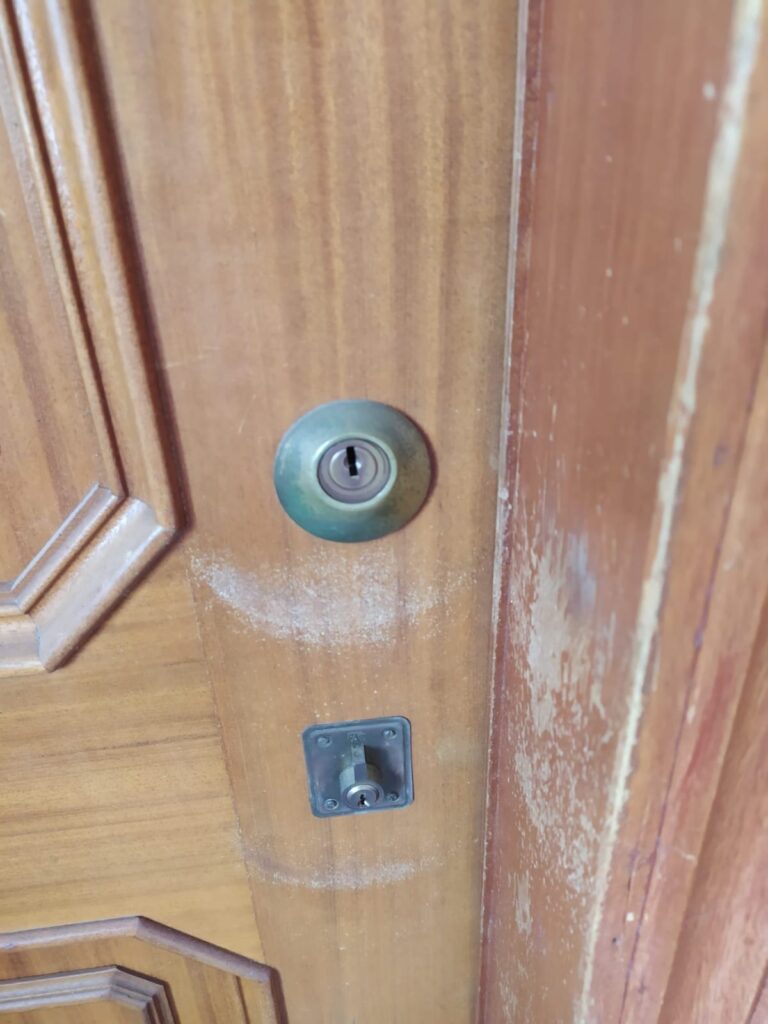 Apertura de puertas El Campillo