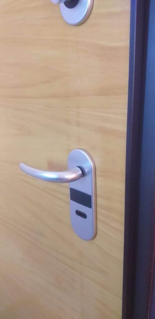 Apertura de puertas El Puntal