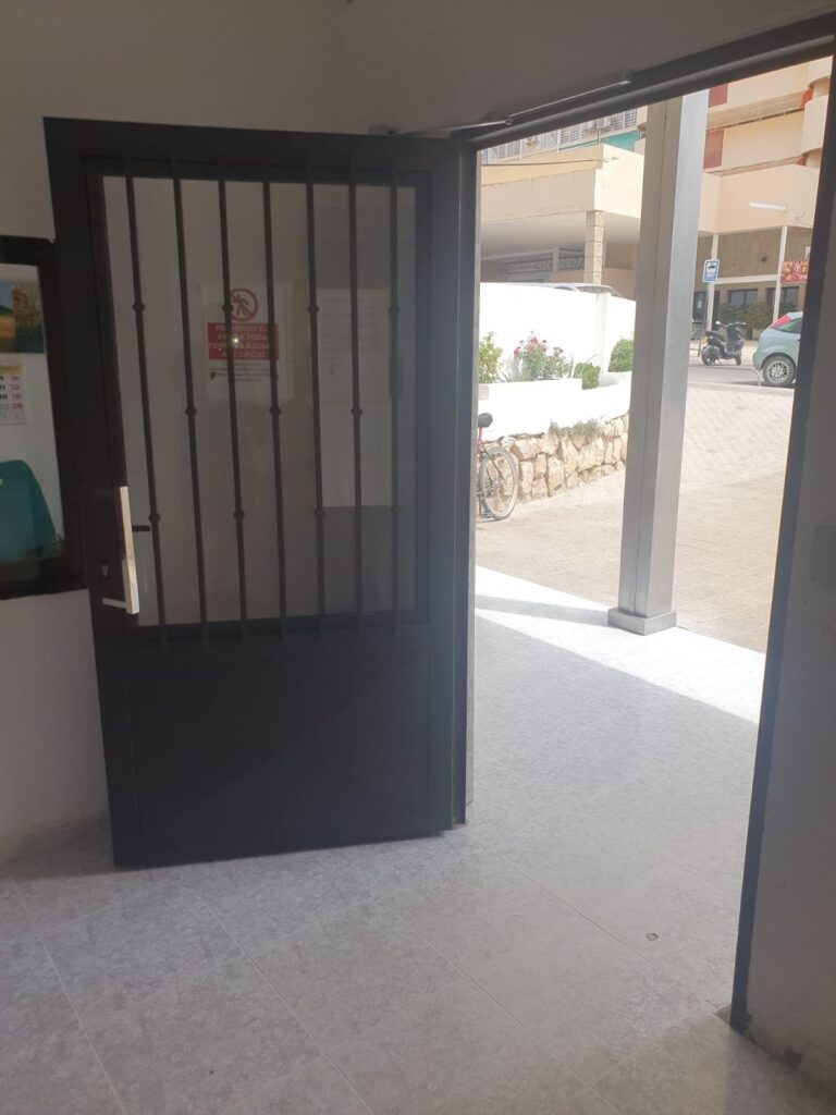 Apertura de puertas Era-Alta