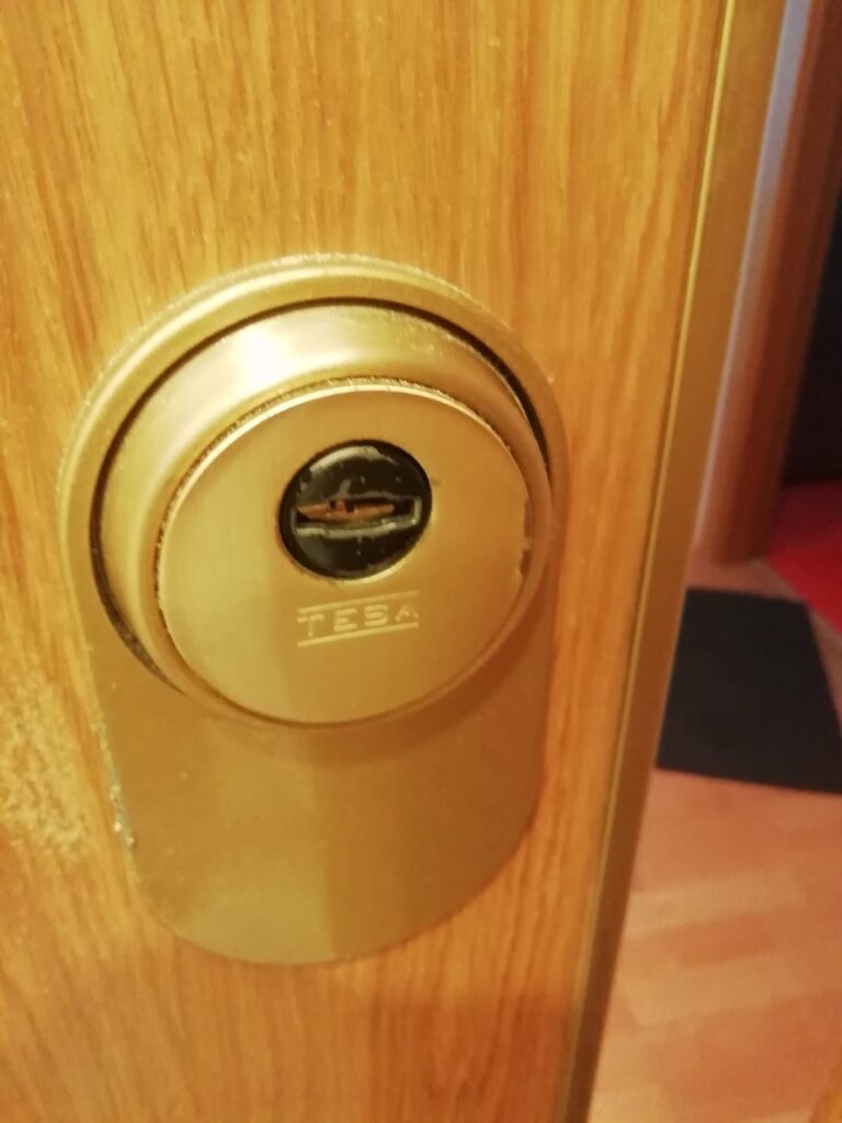 Apertura de puertas La Aparecida