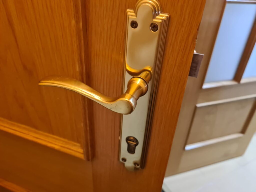 Apertura de puertas La Garapacha