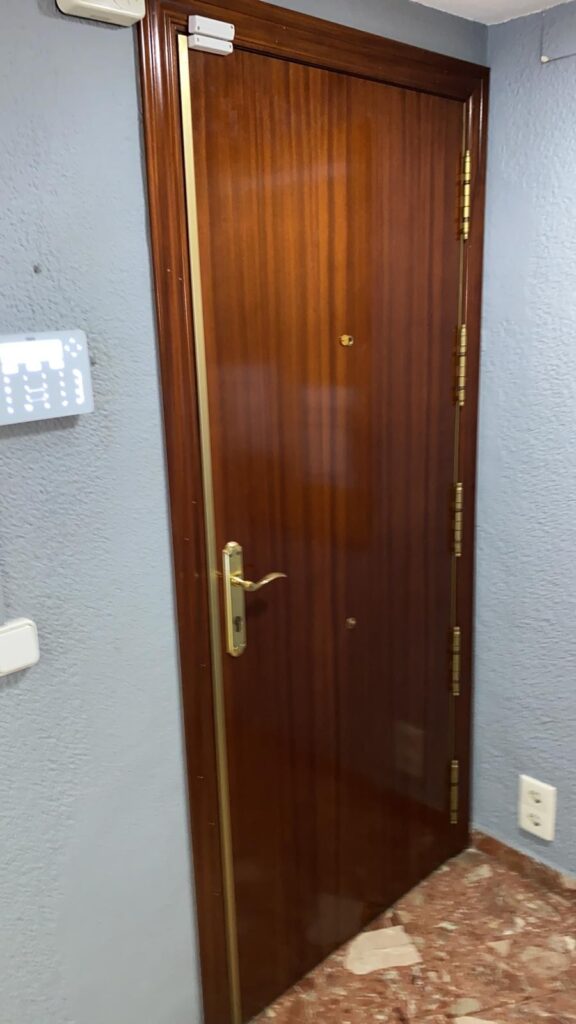 Apertura de puertas La Raya