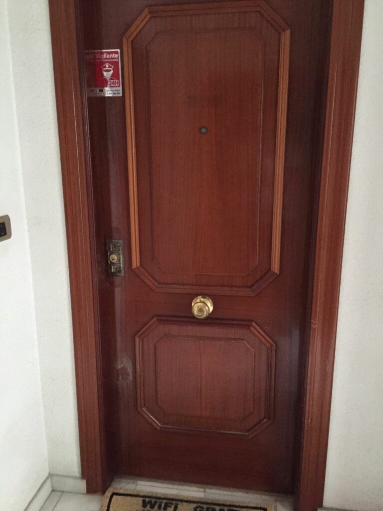 Apertura de puertas Las Lomas