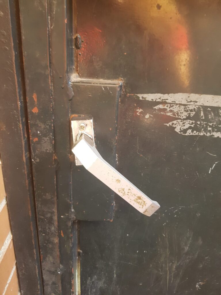 Apertura de puertas Las Pullas