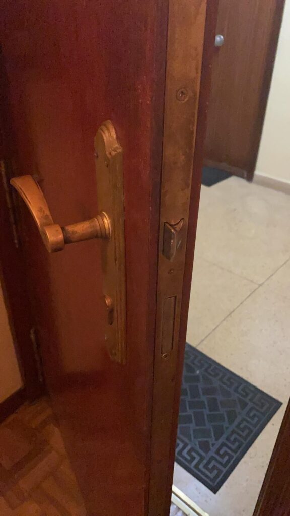 Apertura de puertas Llano de Brujas