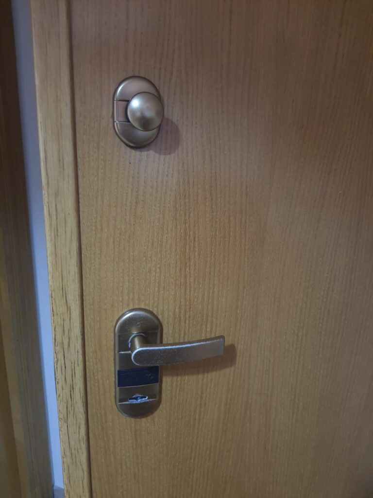 Apertura de puertas Los Almagros