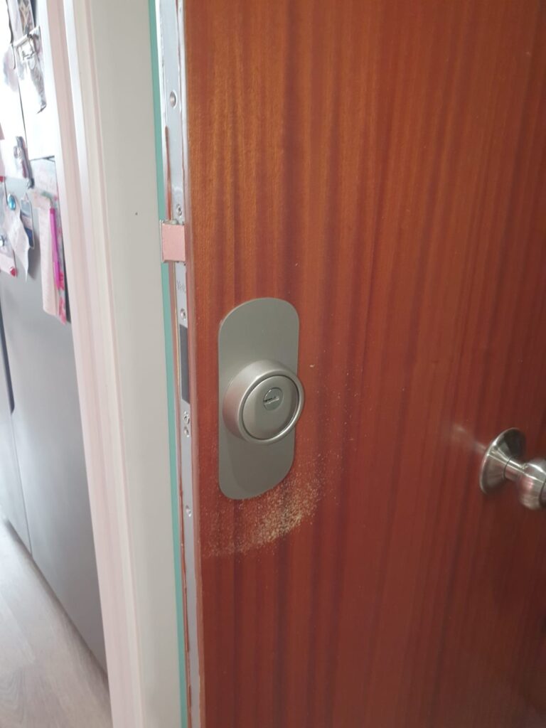 Apertura de puertas Los Dolores
