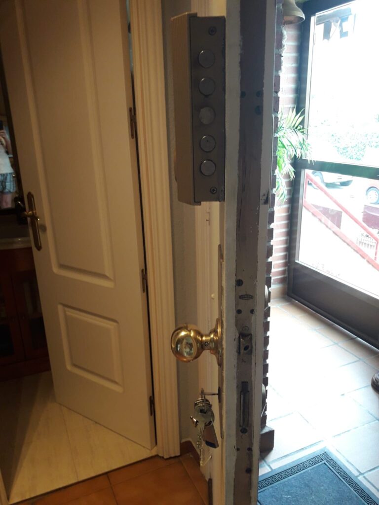 Apertura de puertas Ricote