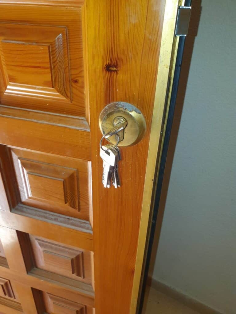 Apertura de puertas Santa Cruz